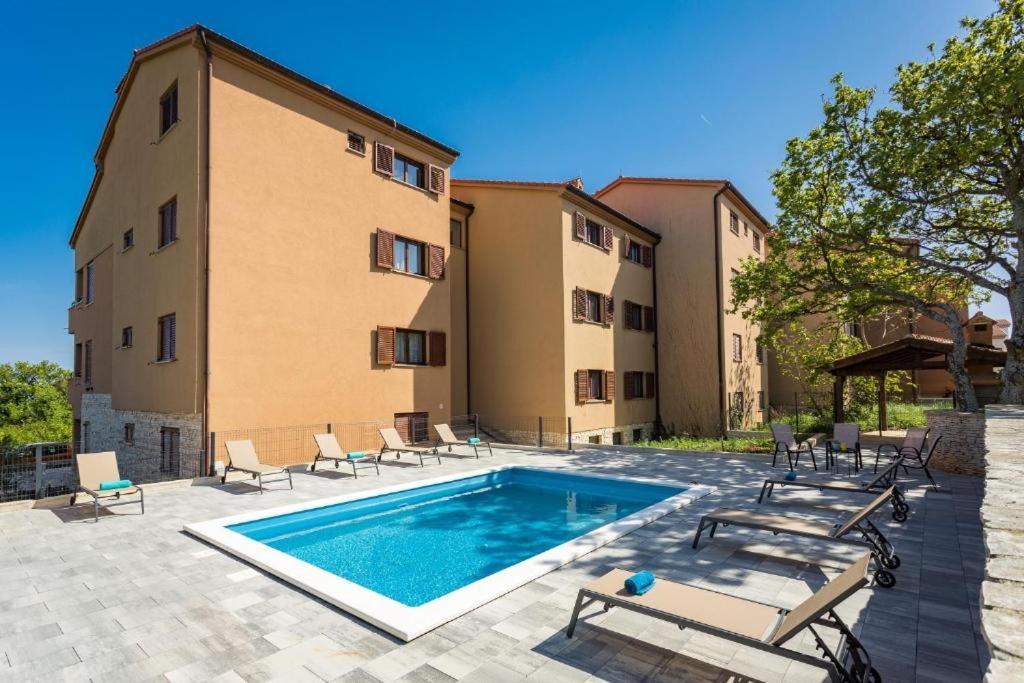 Ližnjan Cesare Apartment, With Swimming Pool And Sea View מראה חיצוני תמונה