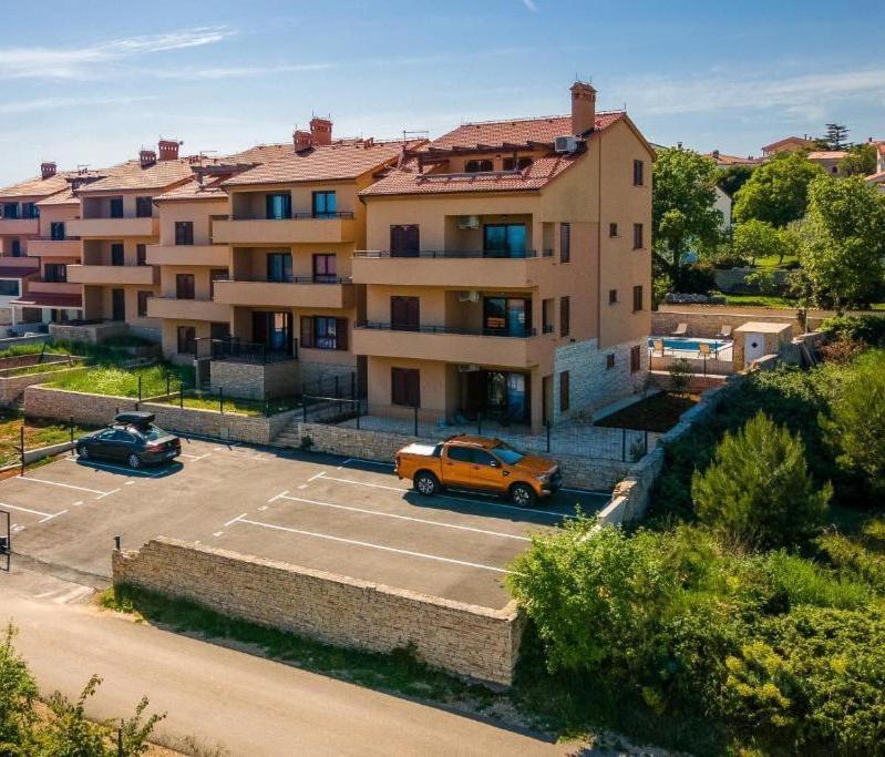 Ližnjan Cesare Apartment, With Swimming Pool And Sea View מראה חיצוני תמונה